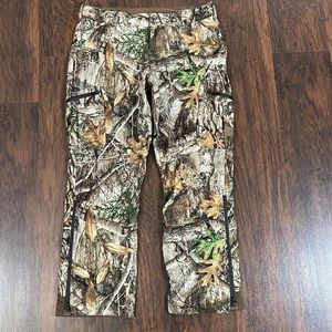 Realtree Camouflaged Pants Size: L